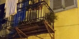 Γυναίκα έπεσε από ύψος 10 μέτρων – Κατέρρευσε το μπαλκόνι του σπιτιού της