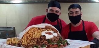 Έφτιαξαν σουβλάκι – ανθοδέσμη για τον Άγιο Βαλεντίνο!