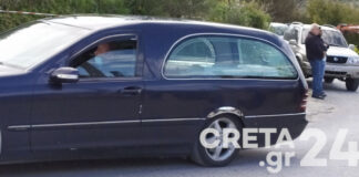 «Λύγισαν» στη θέα του λευκού φέρετρου με τον μικρό Ζαχαρία