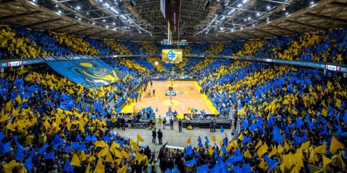 maccabi tel aviv mporei na paiksei ellada
