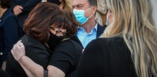Ράγισαν καρδιές στο μνημόσυνο για τις 40 μέρες από την δολοφονία Καραϊβάζ