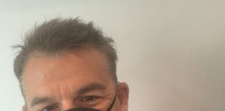 «Μου έγραψαν“Ψόφα, πέθανε, καρκίνο εσύ, τα παιδιά σου” επειδή έκανα το εμβόλιο»