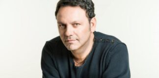 Το πρώτο μήνυμα του Στάθη Αγγελόπουλου από το νοσοκομείο – «Είμαι…»