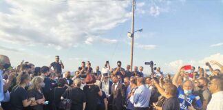 H κηδεία και το τελευταίο χειροκρότημα στη βασίλισσα του δημοτικού τραγουδιού