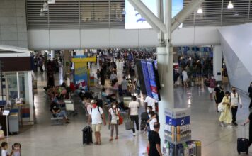 Τουρισμός: Γεμάτα καταλύματα, άδεια πορτοφόλια – Μειωμένη 30% η κατανάλωση