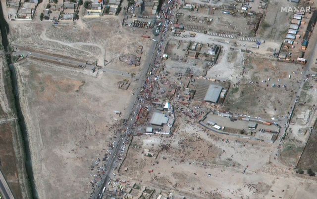 An overview of crowds at Kabul's Hamid Karzai International Airport