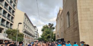 Ένταση στο λαϊκό προσκύνημα του Μίκη Θεοδωράκη – Τι συνέβη;