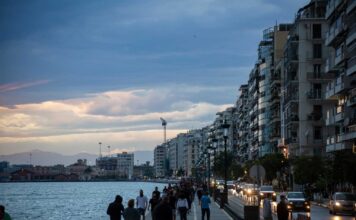 Η μετάλλαξη Όμικρον «πνίγει» τη Θεσσαλονίκη – Τι δείχνουν τα λύματα