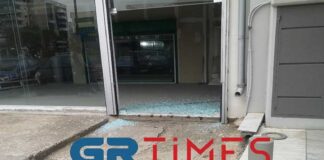 Οδηγός «πάρκαρε» μέσα σε κατάστημα – Αντί όπισθεν έβαλε 1η