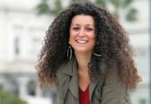 Η Κατερίνα Βρανά καταγγέλλει για απαράδεκτη εξυπηρέτηση το αεροδρόμιο της Κωνσταντινούπολης: Έπρεπε να καθίσω στο πάτωμα