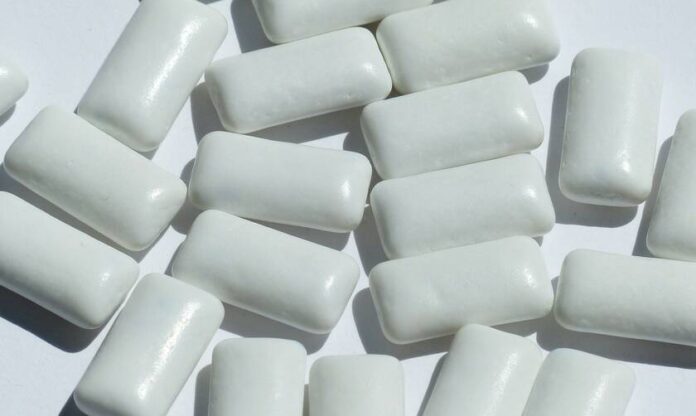 chewing-gum-115162_1920