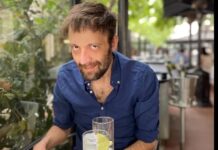 Αύγουστος Κορτώ: Οι πατεράδες μας δεν ενθουσιάστηκαν όταν ανακάλυψαν ότι οι γιοι τους ήταν γκέι