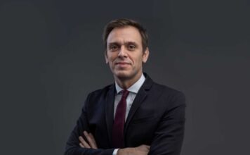 «Μάταια προσπαθεί να θολώσει το θετικό μήνυμα του ΠΑΣΟΚ», είπε ο Μάντζος για τον Μητσοτάκη