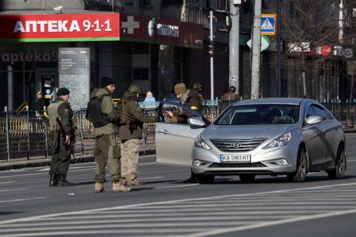 Kyiv_Ukraine_police_Reuters-1536x1024