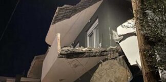 Κατέρρευσε αυτό το μπαλκόνι από τη μια στιγμή στην άλλη – Σκηνές πανικού στη γειτονιά