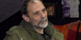 «Έμεινα δύο μήνες στο δρόμο, έτρωγα μπισκότα, έπινα ότι νερό περίσσευε στα τραπέζια»