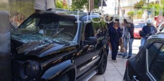Τζιπ «μπούκαρε» σε κρεοπωλείο – «Κόλλησε» το γκάζι είπε ο οδηγός