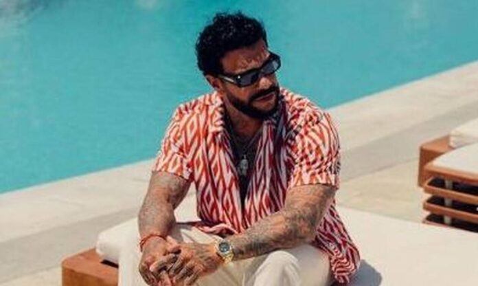 raper-mikonos-listeia