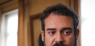 «Παλεύει το αγόρι μου για τη ζωή του»