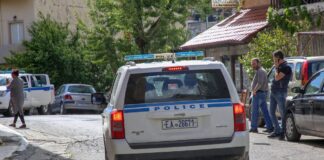 Mαχαίρωσε μέχρι θανάτου την γυναίκα του -«Ελάτε, ο πατέρας σκότωσε τη μάνα μου»