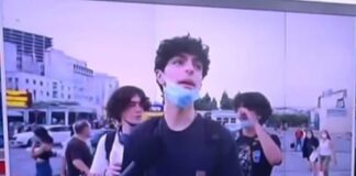 Ταλαιπωρημένος νεαρός… κράζει τα πλοία που φεύγουν νωρίς – «Δεν μπορούμε να ξυπνήσουμε»