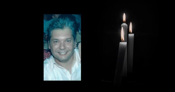 candles-mourning-candlelight-memory-commemorate-death-force-pain-still-life