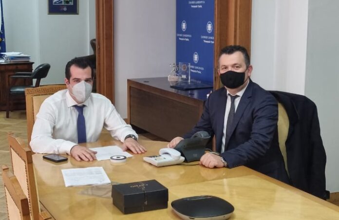 ΦΩΤΟΓΡΑΦΙΑ ΜΕ ΠΛΕΥΡΗ