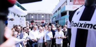 Αλέξης Τσίπρας στη ΔΕΘ: Σκάκι με ρομπότ και ατάκα για το νέο γήπεδο του ΠΑΟΚ – Δείτε τα βίντεο
