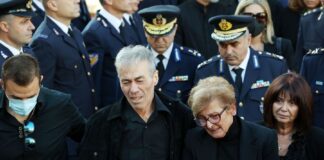 Με τον εθνικό ύμνο «γράφτηκε» η τελευταία πράξη για τον Αλέξανδρο Νικολαΐδη (βίντεο)