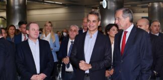 Μητσοτάκης στα εγκαίνια του Μετρό στον Πειραιά: «Δεν παραδίδουμε μουσαμάδες»