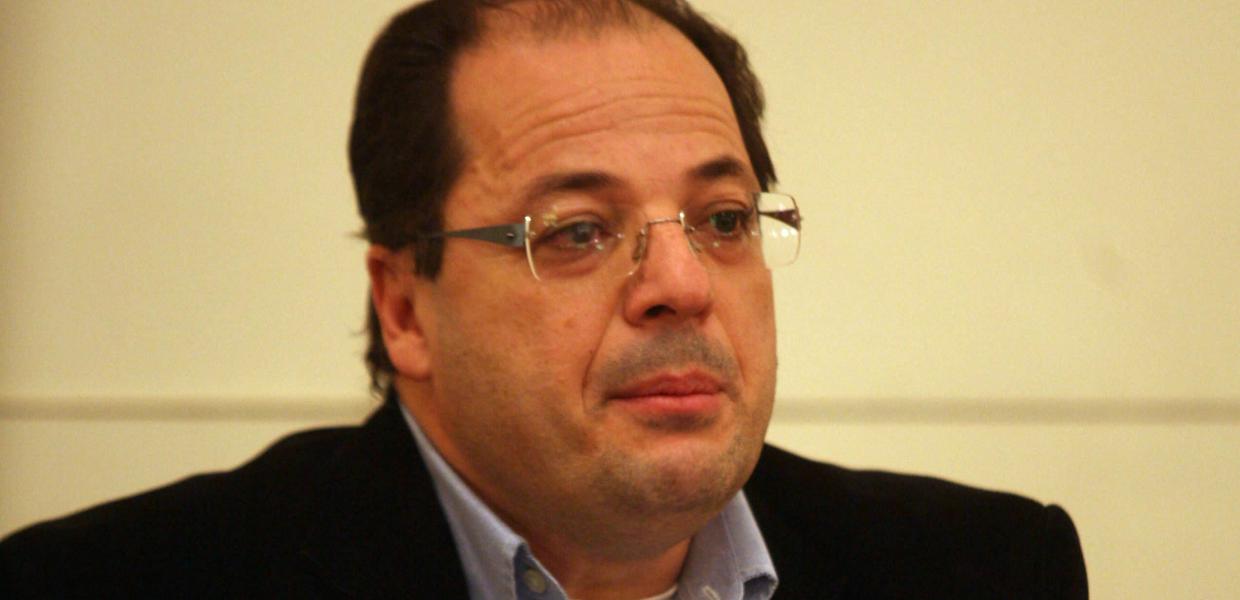 Συνταγματολόγος Σωτηρέλης «Δεν νοείται να μην παραιτείται ο κ