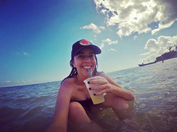 0_PAY-CEN-TouristBoatHit-04