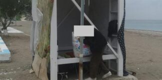 Άστεγος είχε βρει κατάλυμα σε πύργο ναυαγοσώστη – Η οικογένεια που του έδωσε μια ζεστή γωνία