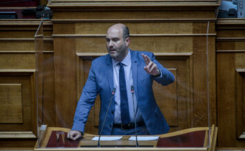 Σοκ στον «αέρα» για τον Δημήτρη Μαρκόπουλο -«Έλαβα απειλητικό μήνυμα με φωτογραφίες των παιδιών μου»