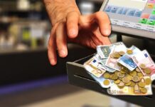 Η κάμερα αποκάλυψε τον δράστη της διάρρηξης στον Βόλο, αλλά τα 3.500 ευρώ έγιναν… καπνός