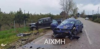 Αυτοκίνητο προσέκρουσε σε σταθμευμένο αγροτικό – Νεκρός ο 65χρονος οδηγός