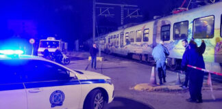 «Μας είπαν ότι πετάχτηκε για να αυτοκτονήσει»