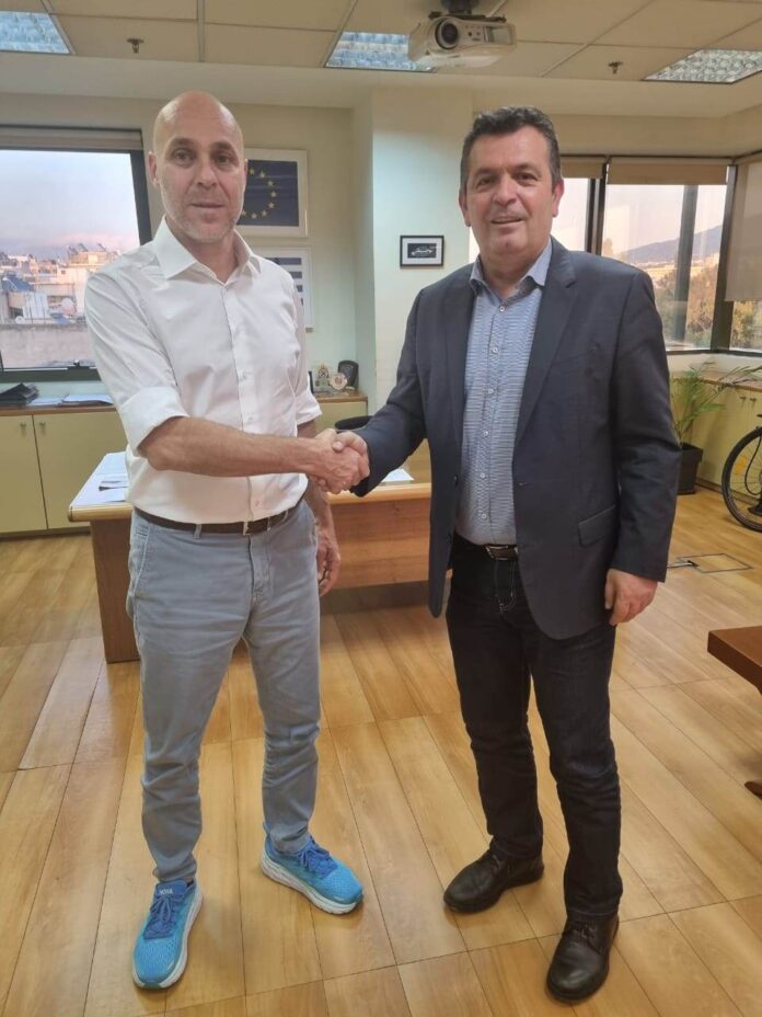 ΦΩΤΟΓΡΑΦΙΑ ΣΥΝΑΝΤΗΣΗ ΧΡ. ΜΠΟΥΚΩΡΟΥ- Γ. ΑΜΥΡΑ