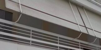 «Ανέβηκε τα κάγκελα και έπεσε από το μπαλκόνι»