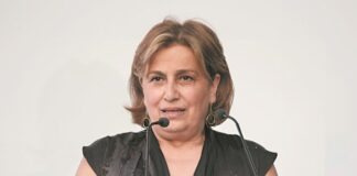 Η γιατρός του Ελύτη και του Κρεμαστινού που σήμερα παραλαμβάνει το χαρτοφυλάκιο του υπουργείου Υγείας