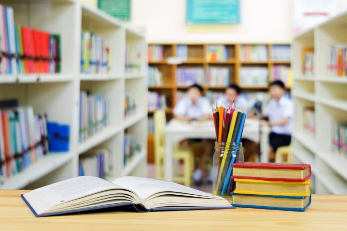 school-classroom-book-background-class-teacher-1575601-pxhere.com (3)