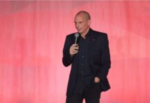 Βαρουφάκης: Έχω πάρει ecstasy και χόρευα επί 16 ώρες