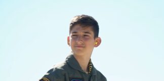 13χρονος έγινε πιλότος F16 για μια μέρα (βίντεο)
