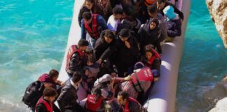 Διασώθηκε στην Ελλάδα, έχασε τα παιδιά του και τα ξαναβρήκε – Η συγκλονιστική ιστορία Σύρου πρόσφυγα