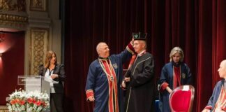 Ο Μιχαήλ Τσαμάζ αναγορεύτηκε Επίτιμος Διδάκτορας του Πανεπιστημίου Πειραιώς