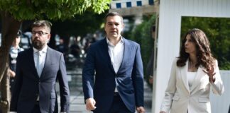 Στο Μέγαρο Μαξίμου για τη Ροδόπη ο Αλέξης Τσίπρας – Σε εξέλιξη η συνάντηση με Σαρμά