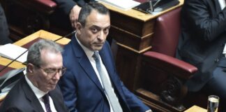 Κυβέρνηση για Σπαρτιάτες: Θα τους αντιμετωπίσουμε μέσα στη Βουλή