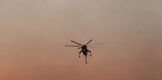 Ανεξέλεγκτη η φωτιά στο Αίγιο – Επιχειρούν τα εναέρια μέσα