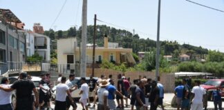 Κλάματα και οδυρμοί στην γέφυρα που έπεσε (βίντεο)