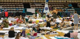 2.115 τουρίστες που βρίσκονταν στην πυρόπληκτη Ρόδο έχουν επαναπατριστεί